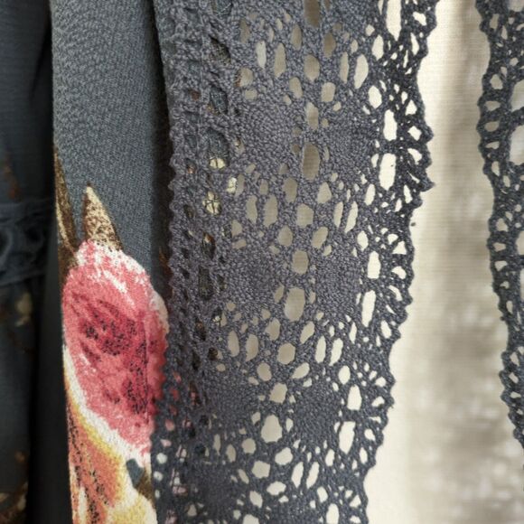 Women's Gray Cardigan Size S Floral Crochet Lace Open Front 3/4 Bell Sleeve - Picture 4 of 15